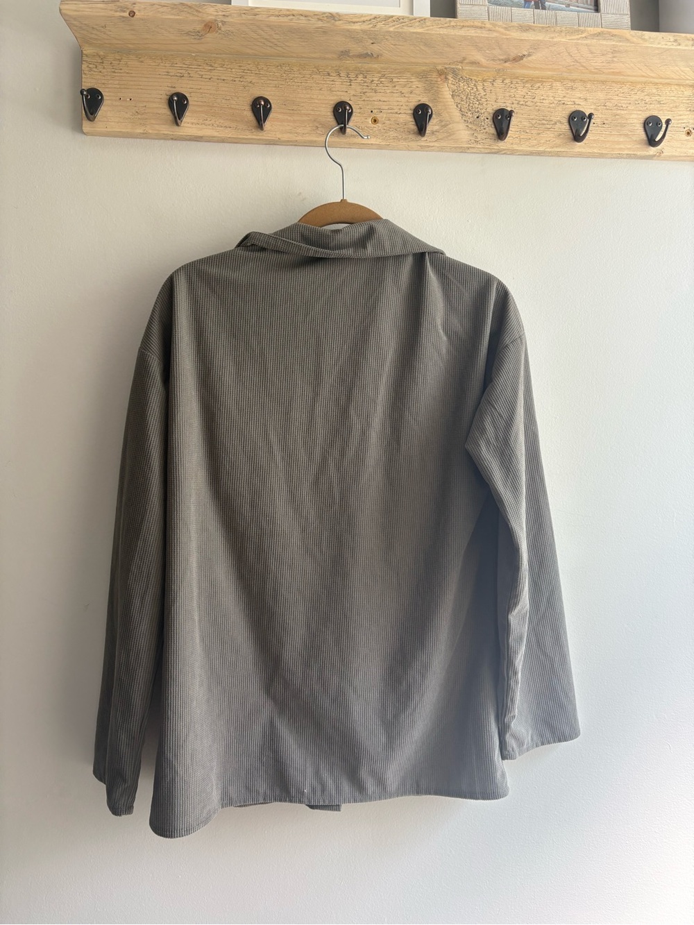 Olive Green Button-Front Shacket Jacket - Picture 3 of 3